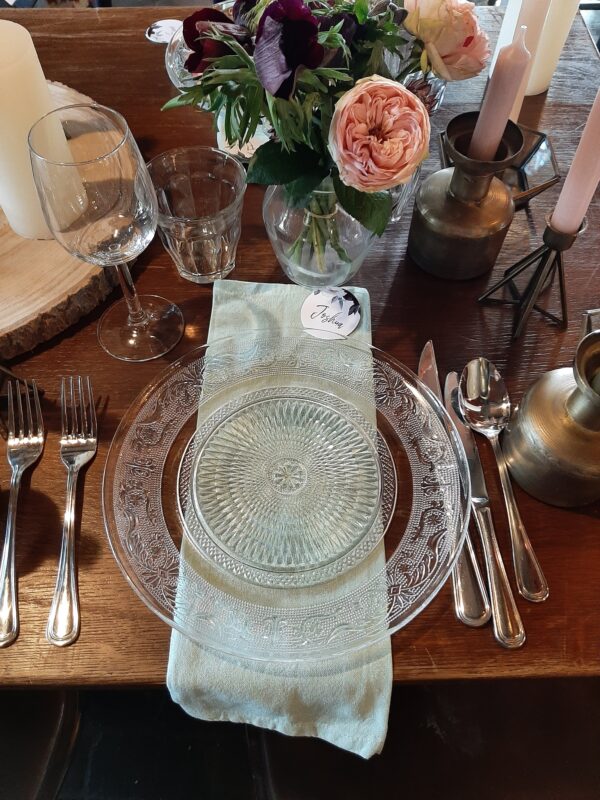 Glazen borden, tafelstyling, bruiloft decoratie huren