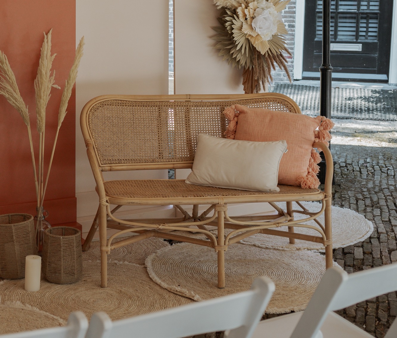 trouwbankje rotan bohemian huren